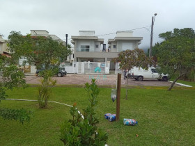 Casa com 3 Quartos à Venda, 299 m² em São João Do Rio Vermelho - Florianópolis