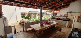 Casa com 3 Quartos à Venda,  em Nova Esmeraldas - Esmeraldas