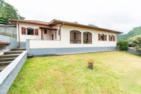 Casa de Condomínio com 4 Quartos à Venda, 1.078 m² em Vale Dos Pinheiros - Nova Friburgo