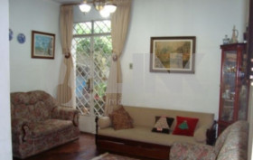 Casa com 2 Quartos à Venda, 230 m² em Petrópolis - Porto Alegre