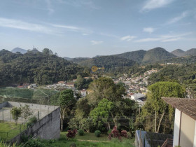 Terreno à Venda, 400 m² em Tijuca - Teresópolis