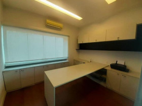 Imóvel Comercial para Alugar, 672 m² em Madalena - Recife