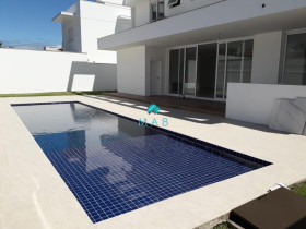 Sobrado com 4 Quartos à Venda, 570 m² em Jurerê Internacional - Florianópolis