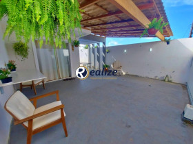 Casa com 2 Quartos à Venda, 120 m² em Santa Mônica - Guarapari