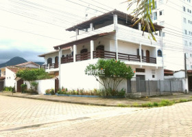 Casa com 10 Quartos à Venda, 418 m² em Martim De Sa - Caraguatatuba