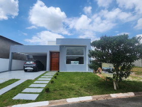 Casa com 3 Quartos à Venda, 192 m² em Vargem Grande Paulista