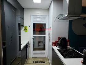 Apartamento com 3 Quartos à Venda, 70 m² em Centro - Jundiaí