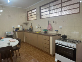 Imóvel com 4 Quartos à Venda, 219 m² em Sumarezinho - Ribeirão Preto