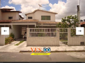 Casa com 5 Quartos à Venda, 250 m² em Santa Mônica - Feira De Santana