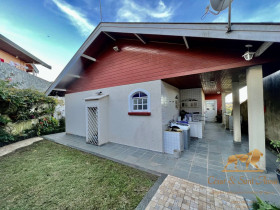 Casa com 3 Quartos à Venda, 390 m² em Vila Elisa - Campos Do Jordão