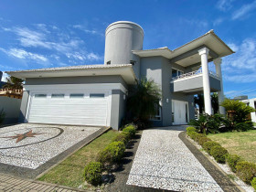 Casa com 4 Quartos à Venda,  em Capão Da Canoa