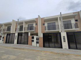 Casa com 3 Quartos à Venda, 112 m² em Itacolomi - Balneário Piçarras