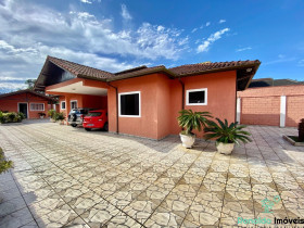 Casa com 2 Quartos à Venda, 178 m² em Maitinga - Bertioga