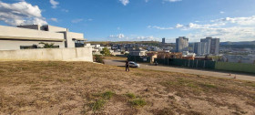 Terreno em Condomínio à Venda, 600 m² em Condomínio Residencial Colinas Do Paratehy - São José Dos Campos