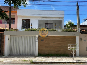 Casa com 3 Quartos à Venda, 222 m² em Iputinga - Recife