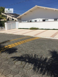 Casa de Condomínio com 6 Quartos à Venda, 1.097 m² em Jardim Acapulco - Guarujá