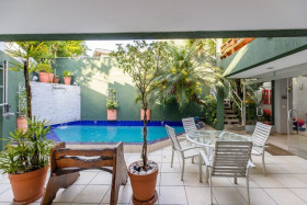 Casa com 3 Quartos à Venda,  em Vila Madalena - São Paulo