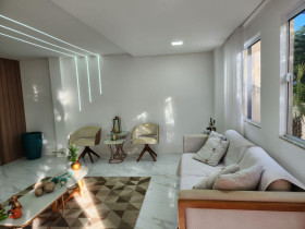 Casa com 4 Quartos à Venda, 230 m² em Itapuã - Salvador