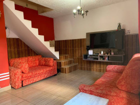 Casa com 6 Quartos à Venda,  em Santo André - Nova Friburgo