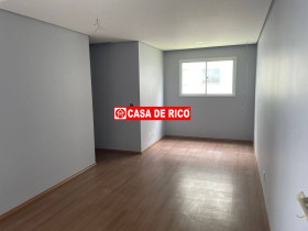 Apartamento com 3 Quartos à Venda, 57 m² em Jardim São Paulo Ii - Londrina