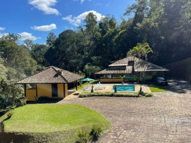 Casa de Condomínio com 4 Quartos à Venda, 800 m² em Itaipava - Petrópolis