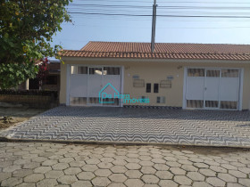 Casa com 2 Quartos à Venda, 107 m² em F - Mongaguá