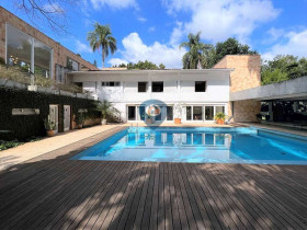 Casa com 6 Quartos à Venda, 1.190 m² em Vila Santo Antônio - Cotia
