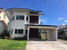 Apartamento com 4 Quartos para Alugar, 300 m² em Flores - Manaus
