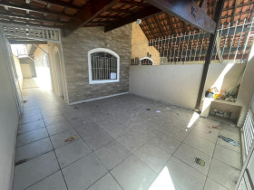 Casa com 2 Quartos à Venda, 88 m² em Guilhermina - Praia Grande