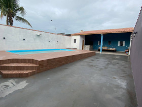 Casa com 3 Quartos à Venda, 285 m² em Balneário Anchieta - Mongaguá