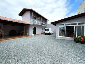 Casa com 3 Quartos à Venda, 167 m² em Costeira - Balneário Barra Do Sul