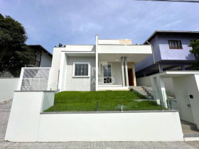Casa com 3 Quartos à Venda, 173 m² em Jaraguá Esquerdo - Jaraguá Do Sul