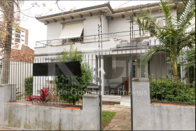 Casa com 4 Quartos à Venda, 758 m² em Petrópolis - Porto Alegre