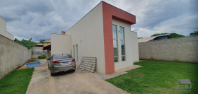 Casa com 3 Quartos à Venda,  em Fernão Dias - Esmeraldas