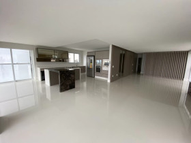 Apartamento com 4 Quartos à Venda, 237 m² em Barra Sul - Balneário Camboriú