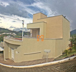Casa com 3 Quartos à Venda, 260 m² em Pinheirinho - Itajubá