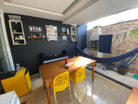 Casa com 2 Quartos para Alugar, 80 m² em Papagaio - Feira De Santana