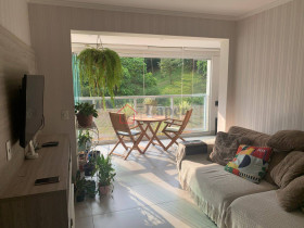 Apartamento com 2 Quartos à Venda, 76 m² em Aclimação - São Paulo