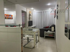 Apartamento com 2 Quartos à Venda,  em Vila Aricanduva - São Paulo
