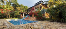 Casa com 3 Quartos à Venda, 360 m² em Toninhas - Ubatuba