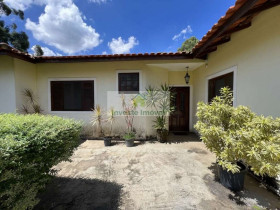 Casa com 4 Quartos à Venda, 247 m² em Granja Viana - Cotia