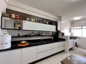 Apartamento com 3 Quartos à Venda, 105 m² em Estreito - Florianópolis