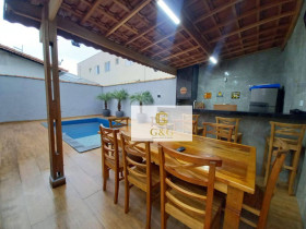 Casa com 4 Quartos à Venda, 198 m² em Tupi - Praia Grande