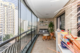 Apartamento com 3 Quartos à Venda, 145 m² em Vila Nova Conceição - São Paulo