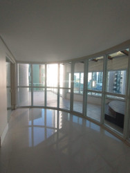 Imóvel com 4 Quartos à Venda, 254 m² em Centro - Balneário Camboriú