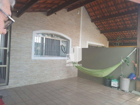 Casa com 2 Quartos à Venda, 90 m² em Tupi - Praia Grande