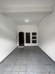 Sobrado com 3 Quartos para Alugar, 287 m² em Centro - Jacareí