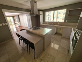 Apartamento com 4 Quartos à Venda, 316 m² em Agronômica - Florianópolis