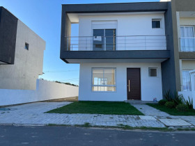 Casa de Condomínio com 3 Quartos à Venda, 122 m² em Petrópolis - Porto Alegre
