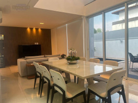 Casa com 3 Quartos à Venda, 303 m² em Residencial Villaggio - Bauru